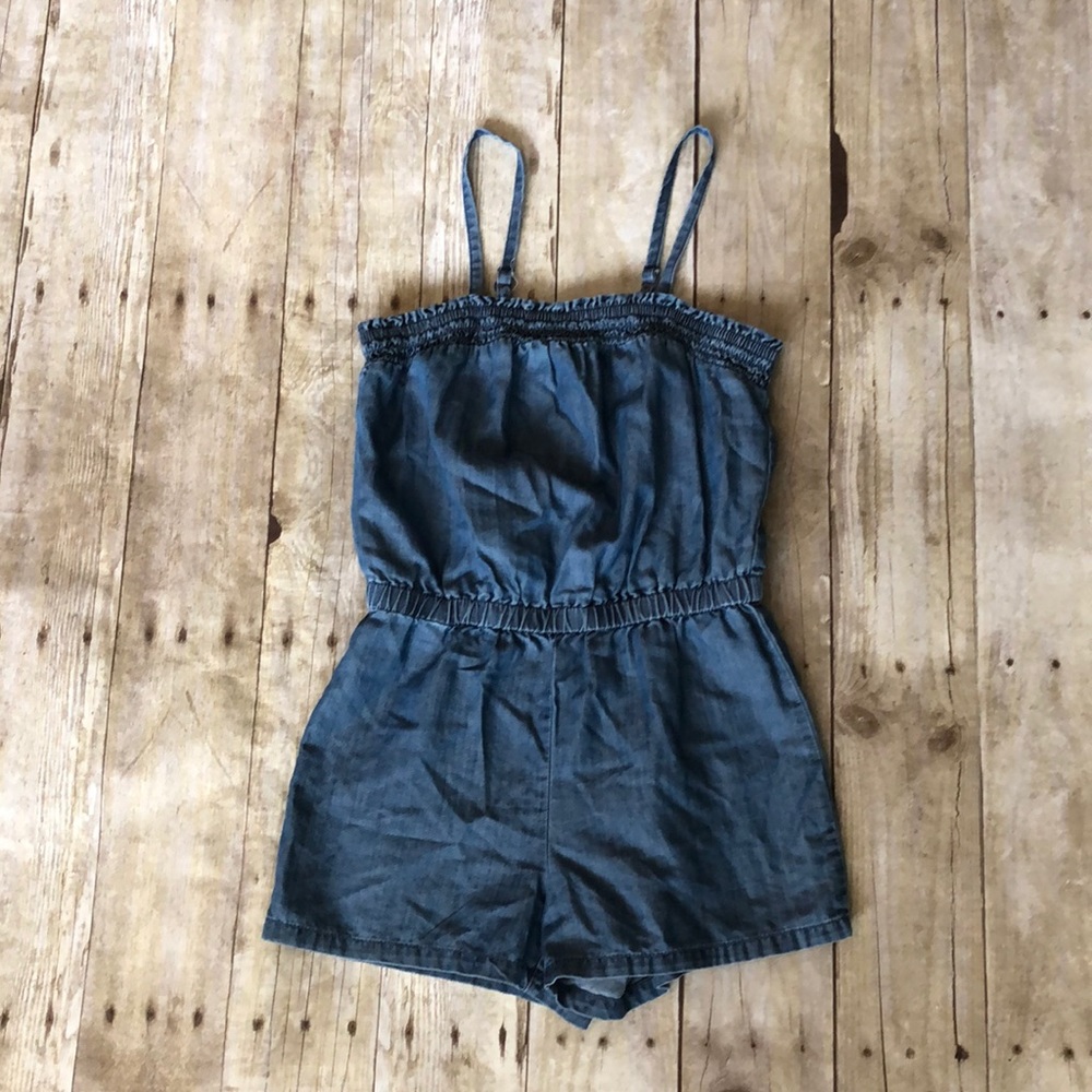 Girls Old Navy denim romper size M (8)